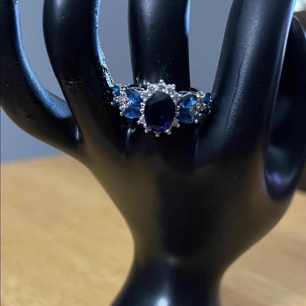 Elegant Blue and Silver Women's Ring